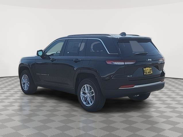 New 2025 Jeep Grand Cherokee Laredo X w/ Luxury Tech Group I AWD/4WD image 3