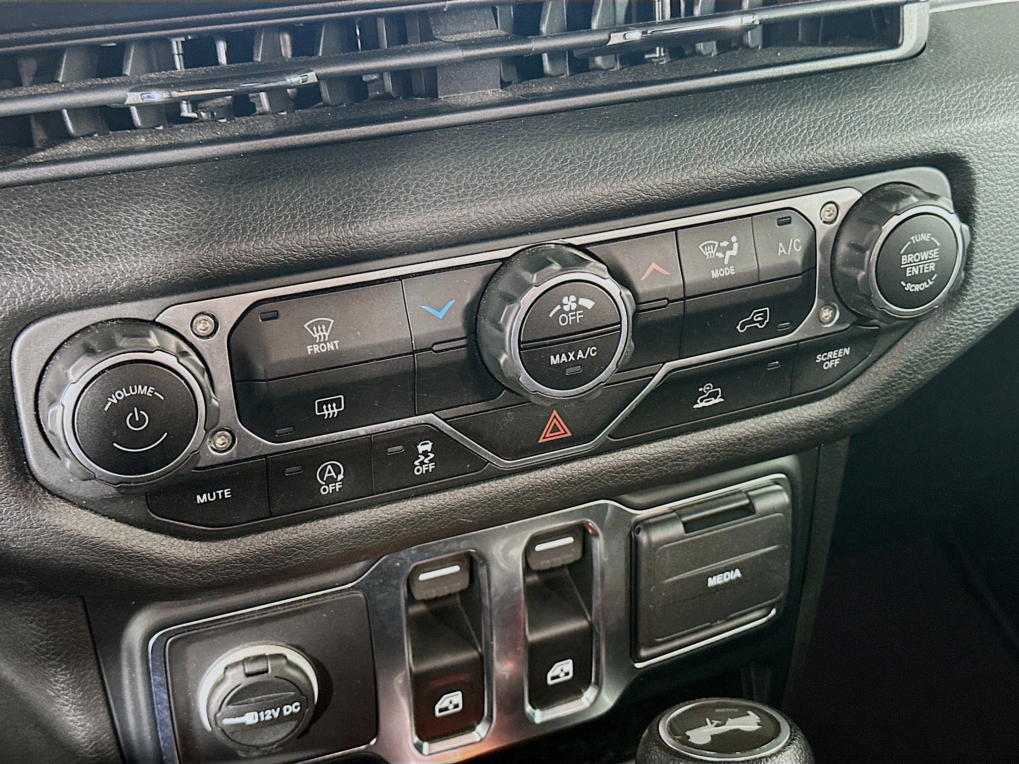 Used 2024 Jeep Wrangler Sport S image 22