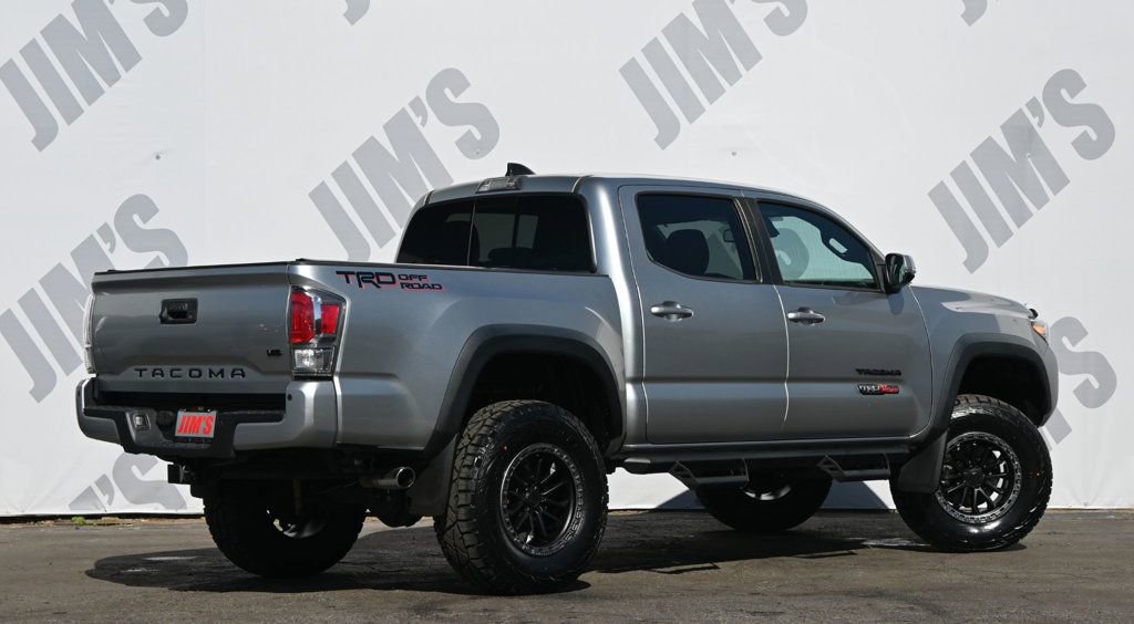 Used 2022 Toyota Tacoma TRD Off-Road image 5