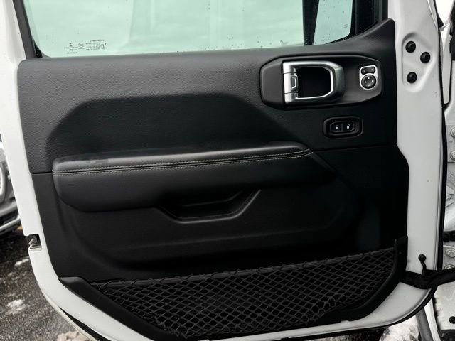 Used 2018 Jeep Wrangler Unlimited Sahara image 13