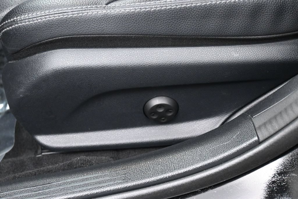 Used 2021 Mercedes-Benz C 300 Sedan image 12