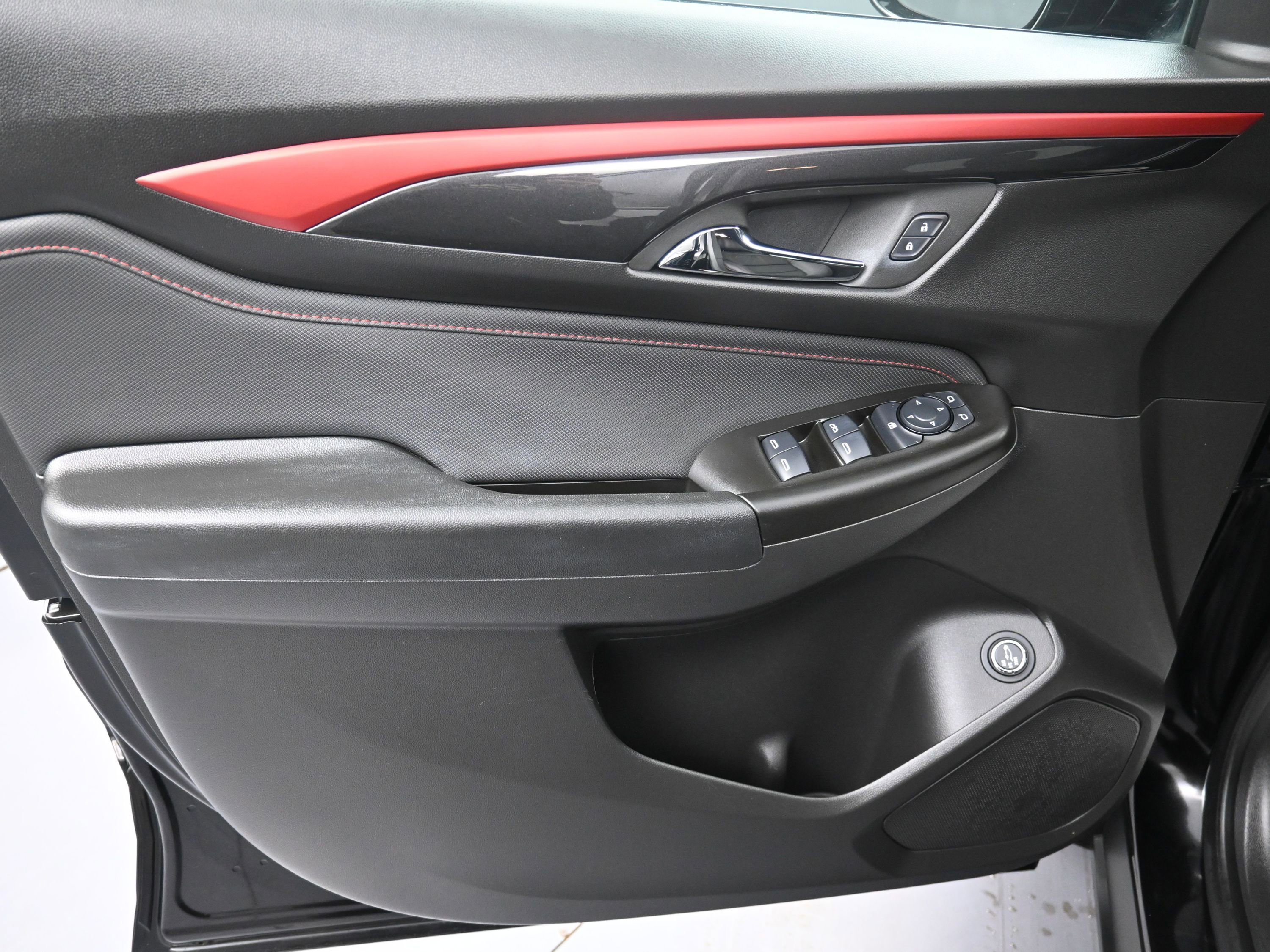 Used 2024 Chevrolet TrailBlazer RS w/ Convenience Package image 16