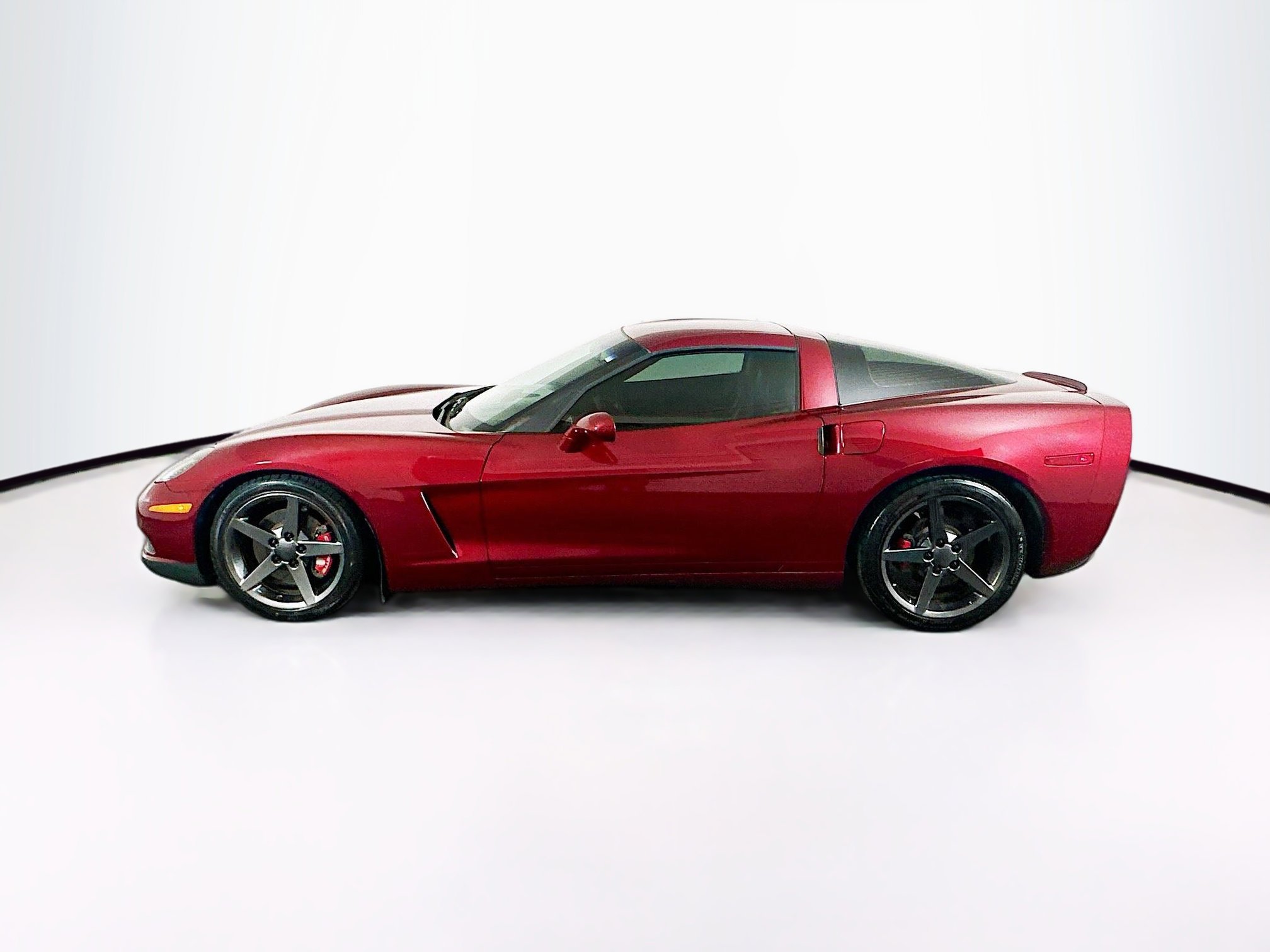 Used 2005 Chevrolet Corvette Coupe w/ Preferred Equipment Group RWD image 4