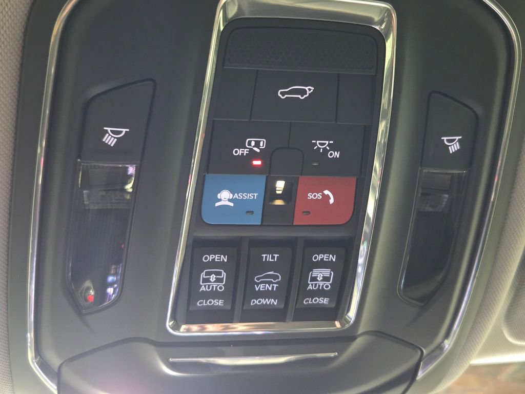 Certified 2023 Jeep Grand Cherokee Limited image 27