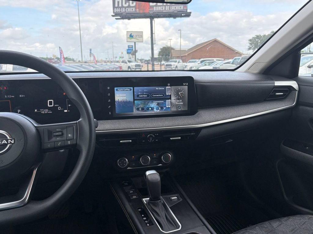 Used 2025 Nissan Kicks SV AWD/4WD image 17