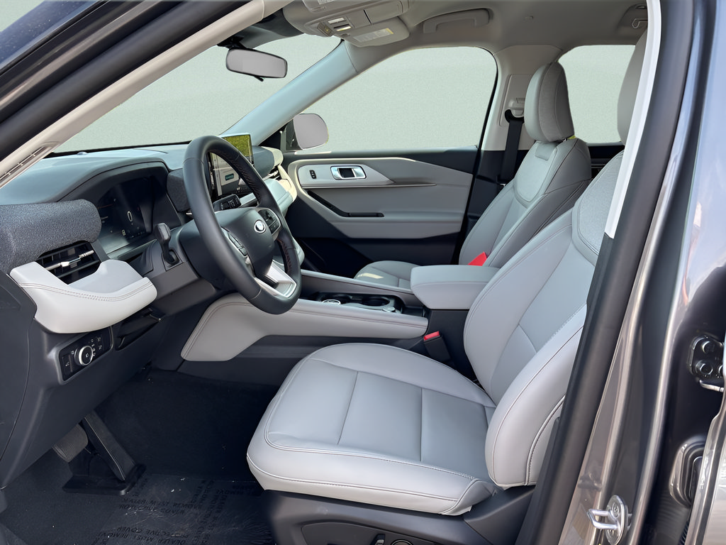 New 2026 Ford Explorer Active w/ Active Comfort Package AWD/4WD image 3
