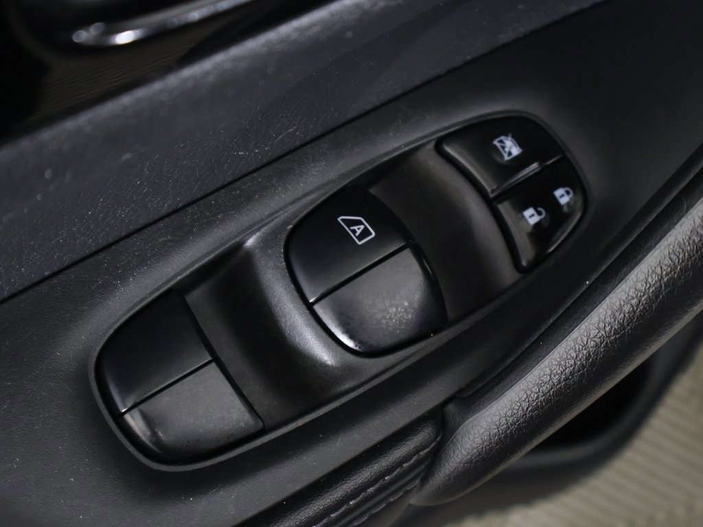 Used 2022 Nissan Rogue Sport SL w/ Premium Package image 41