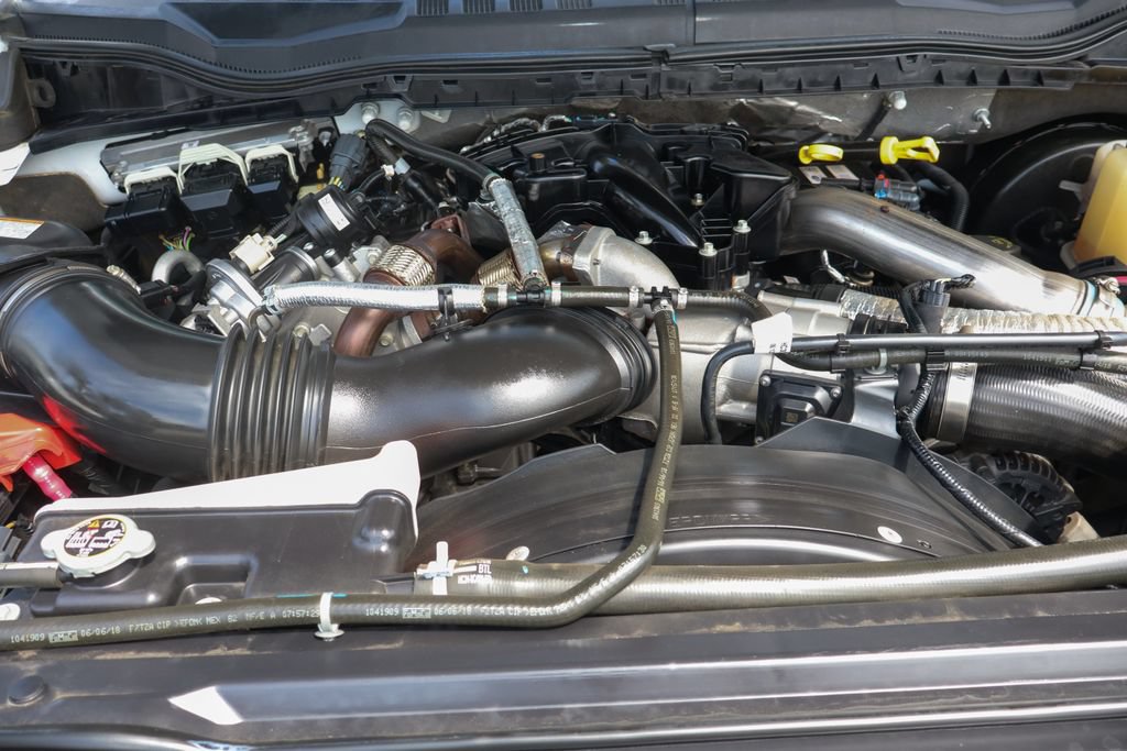 Used 2018 Ford F250 Lariat w/ Lariat Value Package AWD/4WD image 16