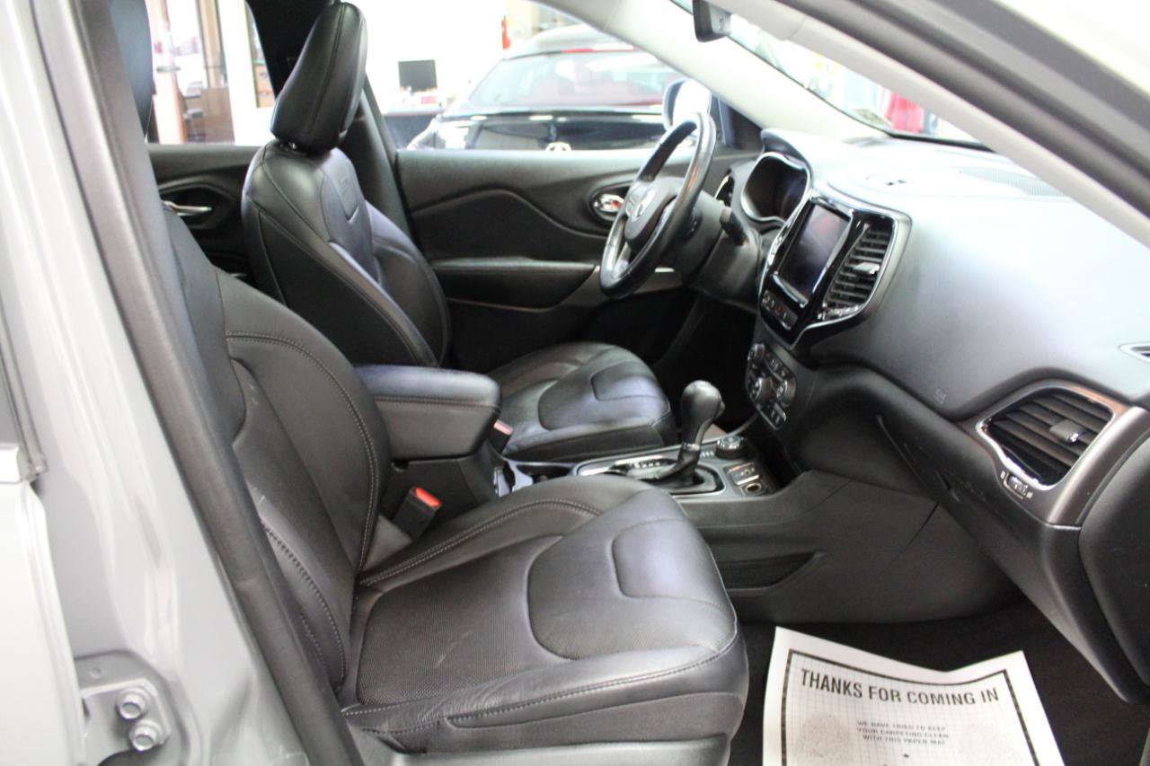 Used 2021 Jeep Cherokee Limited w/ Elite Package AWD/4WD image 25