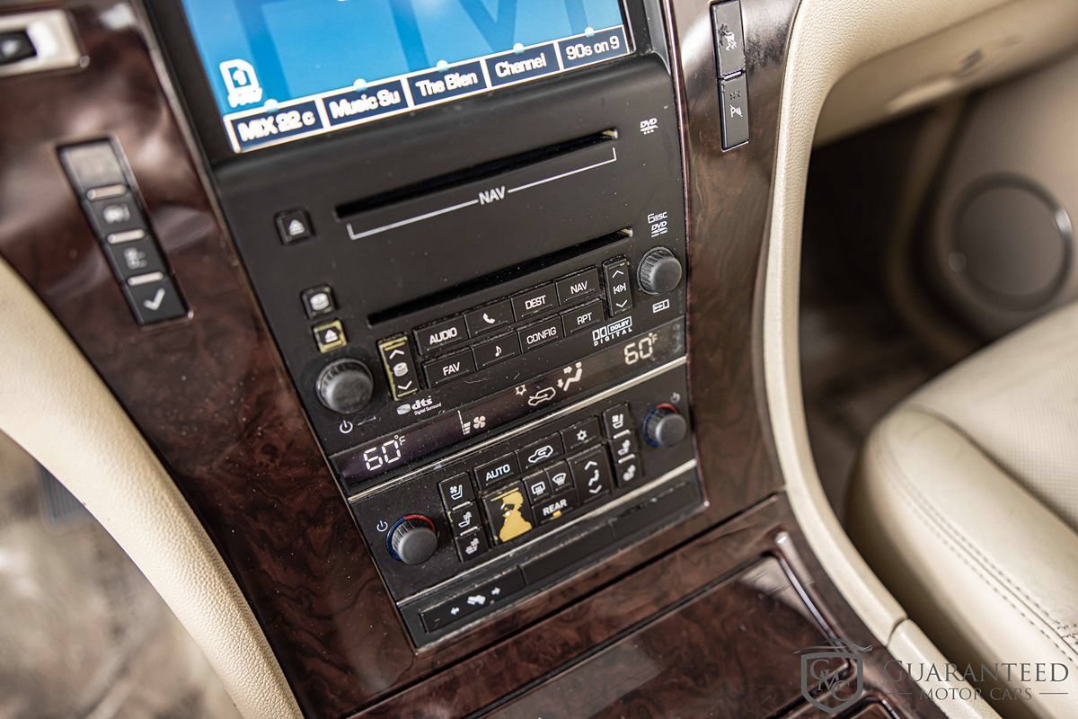 Used 2010 Cadillac Escalade 2WD Hybrid image 31