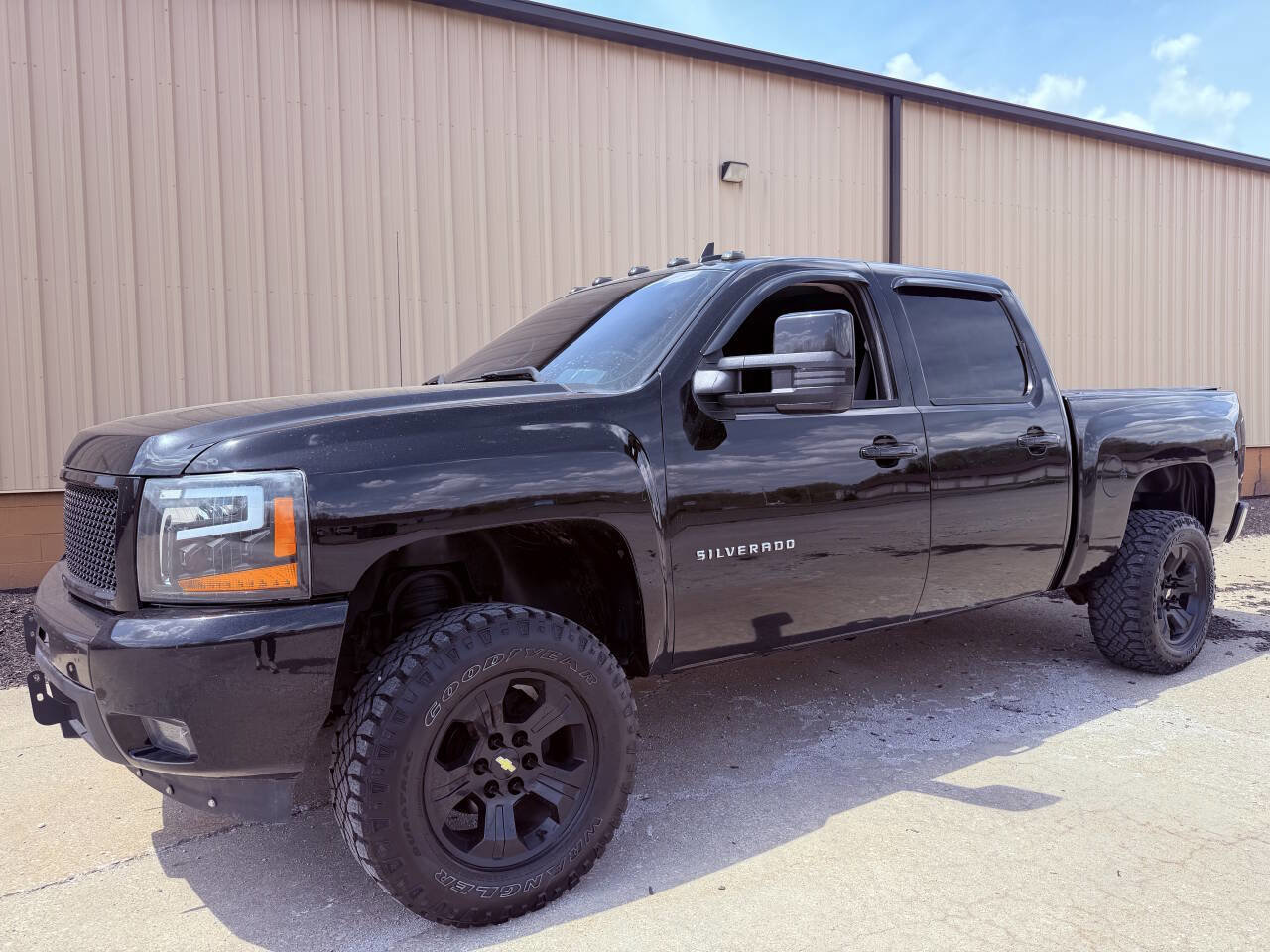 Used 2012 Chevrolet Silverado 1500 LTZ w/ LTZ Plus Package AWD/4WD image 3