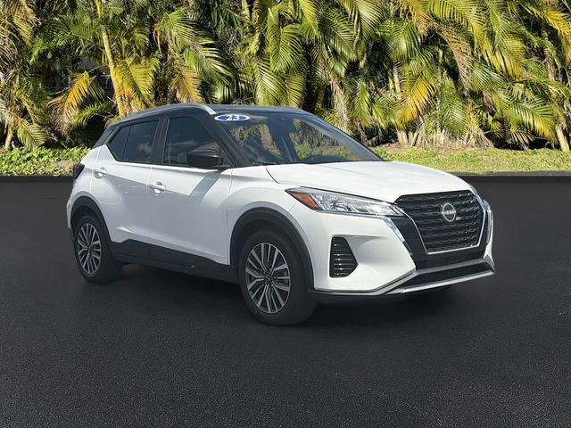Used 2023 Nissan Kicks SV FWD image 2