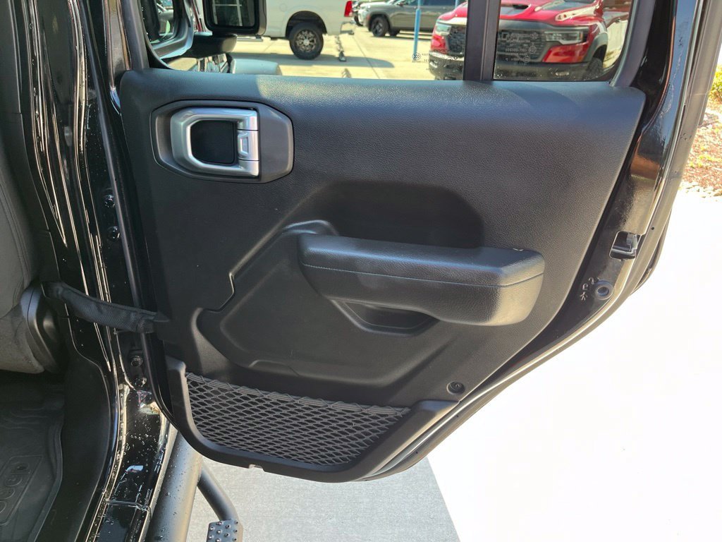 Used 2023 Jeep Wrangler Unlimited Sport AWD/4WD image 23