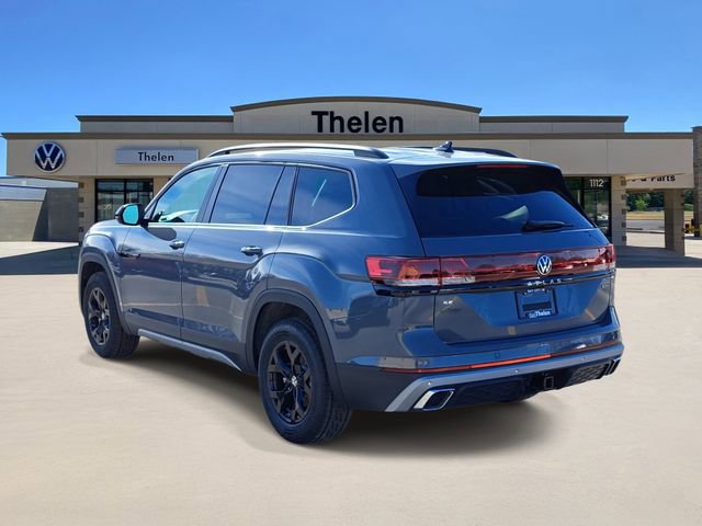 New 2026 Volkswagen Atlas Peak Edition image 3