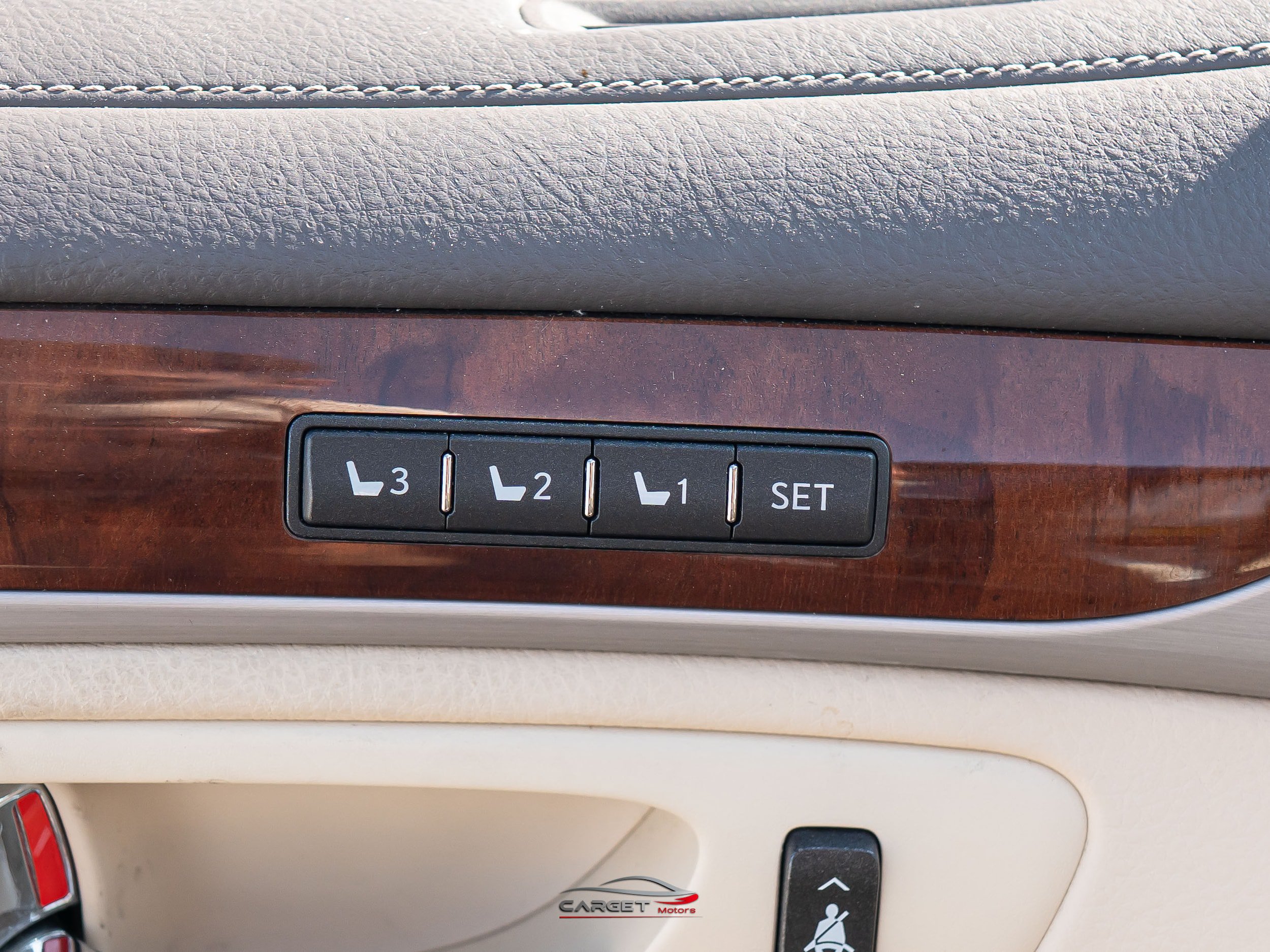 Used 2015 Lexus LS 460 AWD w/ Comfort Package image 38