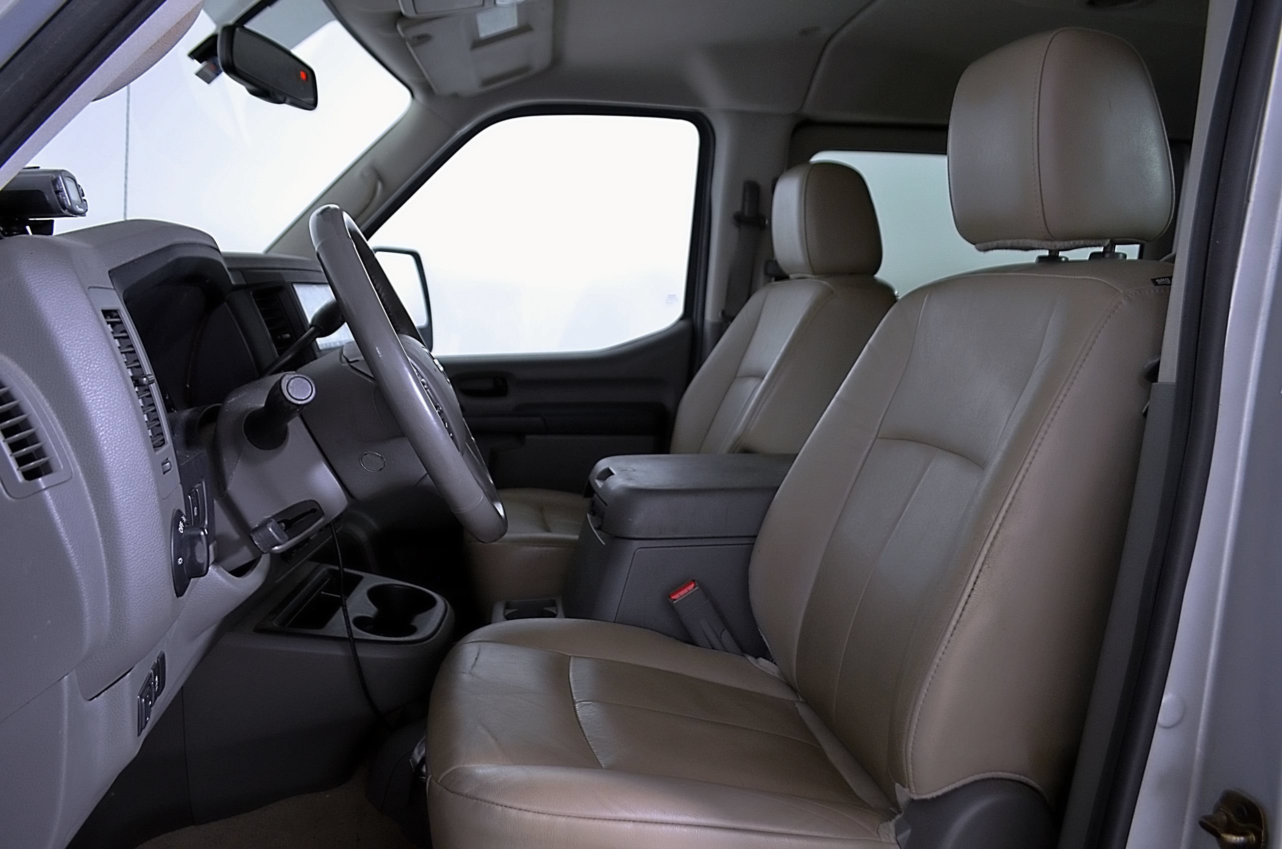 Used 2017 Nissan NV 3500 SL RWD image 16