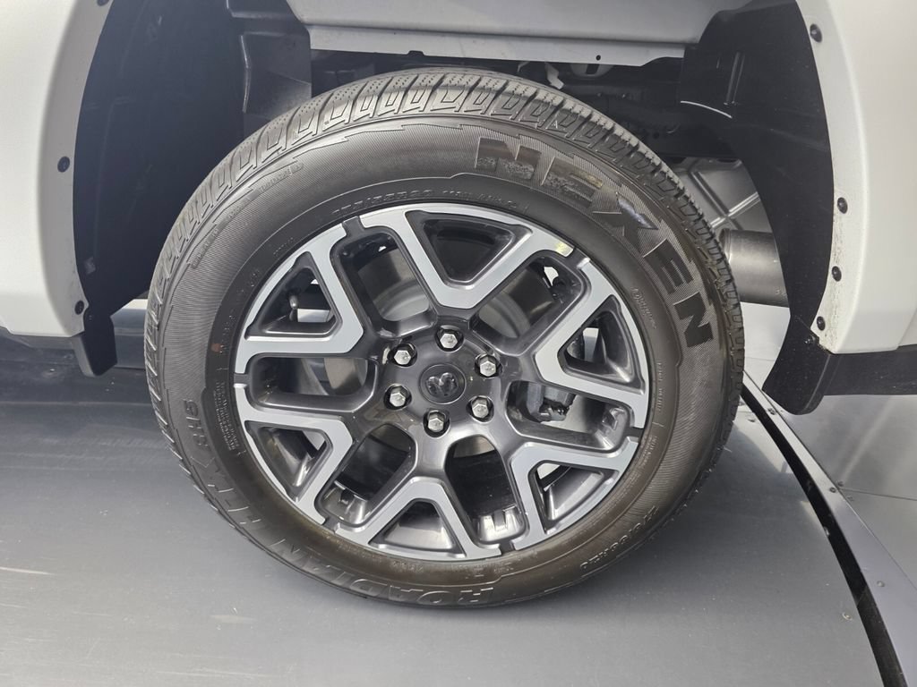 Used 2026 RAM 1500 Laramie AWD/4WD image 16