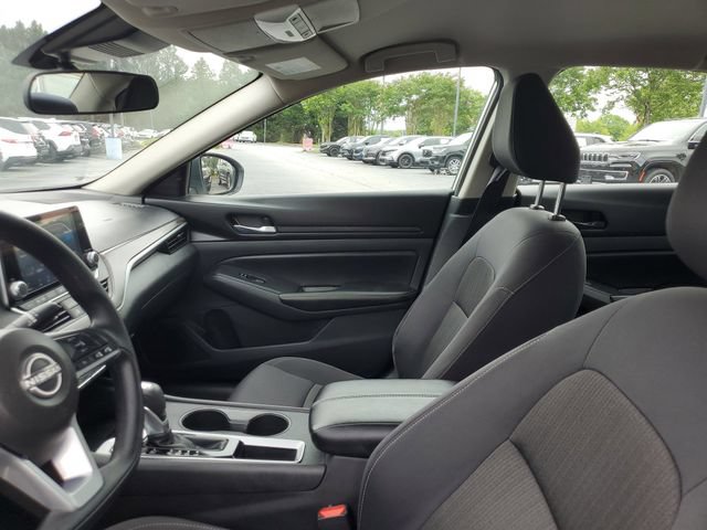 Used 2025 Nissan Altima 2.5 SV FWD image 17