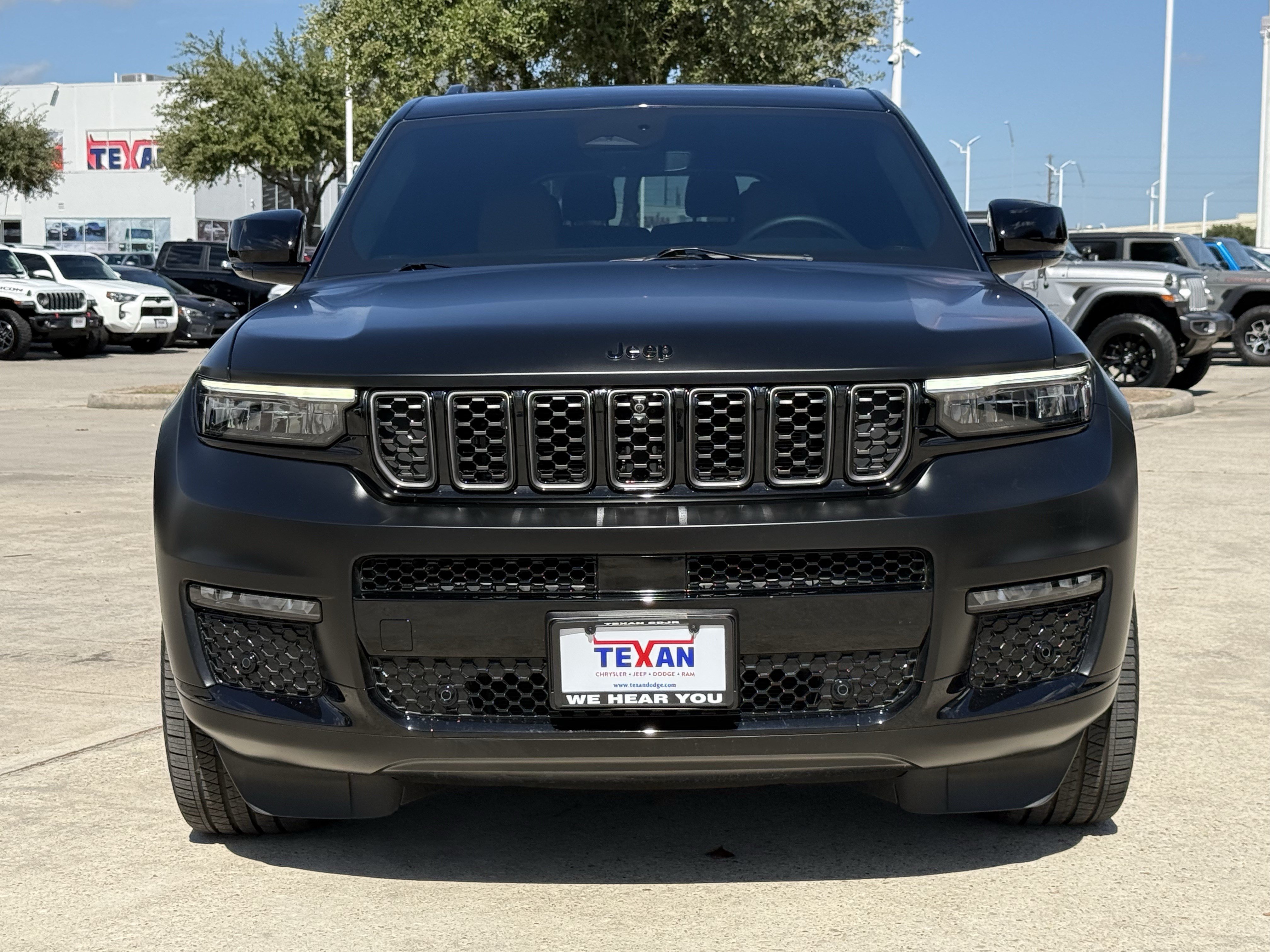 Used 2025 Jeep Grand Cherokee L Summit AWD/4WD image 10