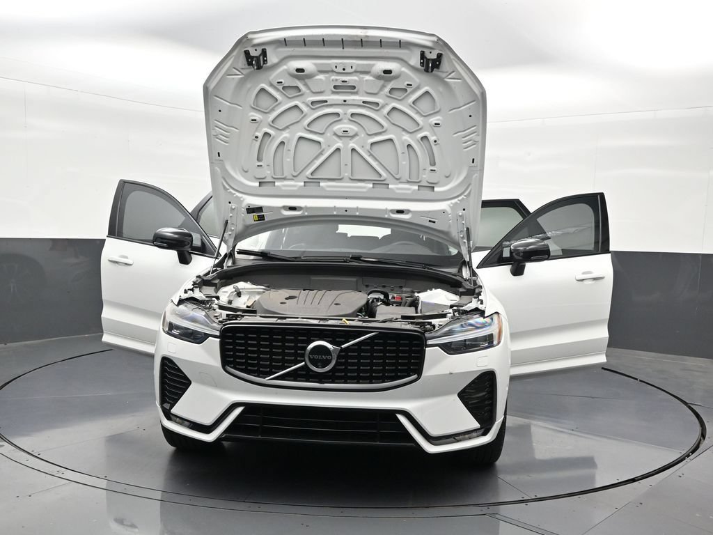 Certified 2024 Volvo XC60 B5 Plus w/ Climate Package AWD/4WD image 36