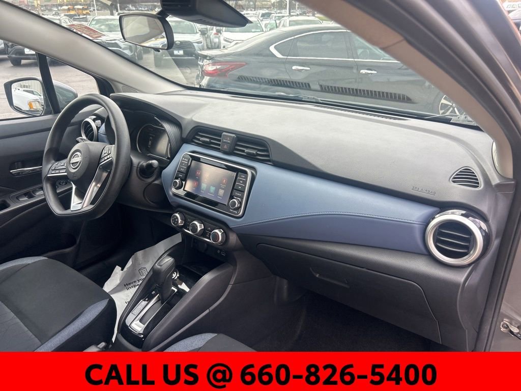 Used 2023 Nissan Versa SV image 7