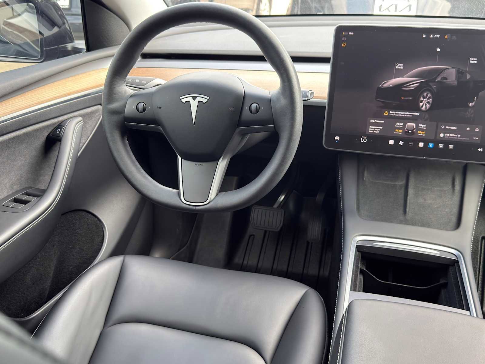 Used 2023 Tesla Model Y Long Range AWD/4WD image 30