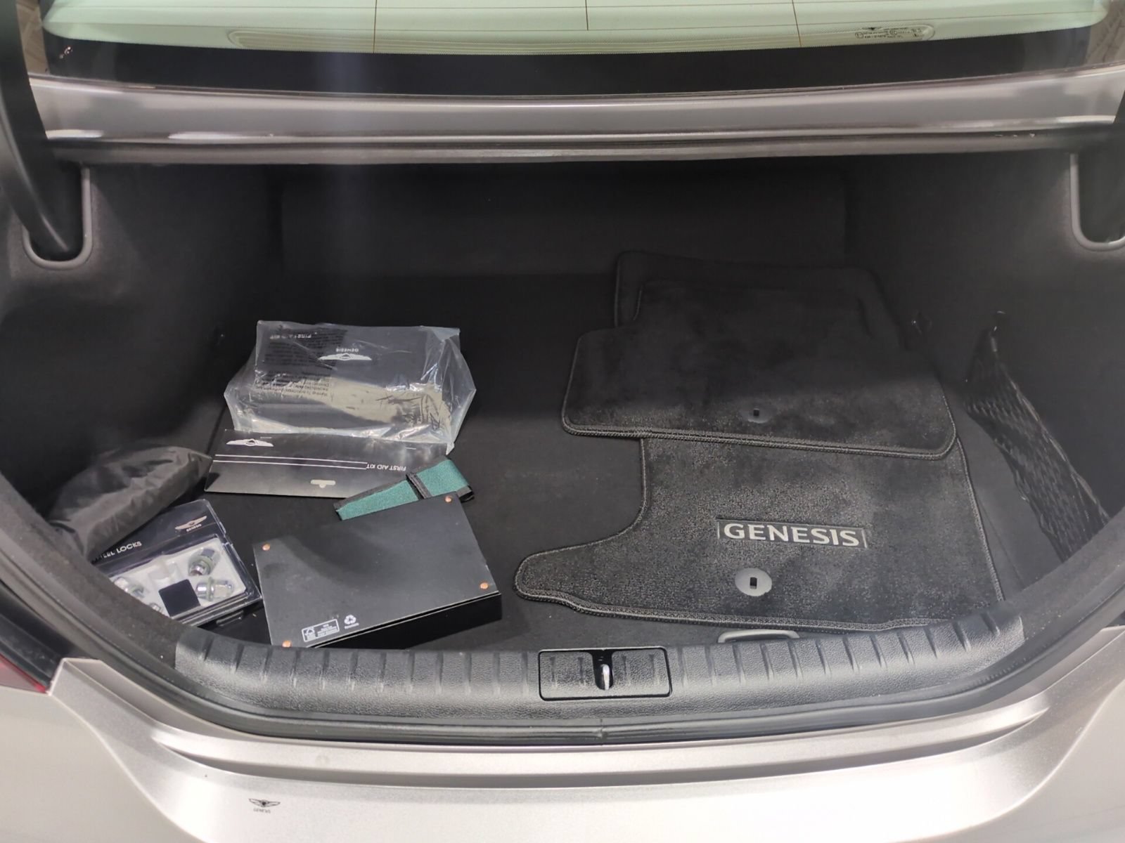 Certified 2023 Genesis G70 2.0T AWD/4WD image 12