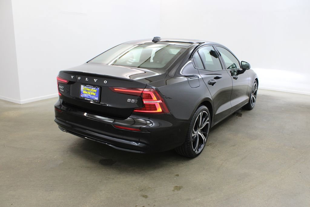 Used 2024 Volvo S60 B5 Plus AWD/4WD image 5