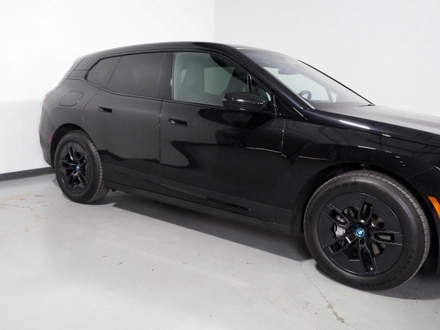 Used 2024 BMW iX xDrive50 w/ Premium Package image 71