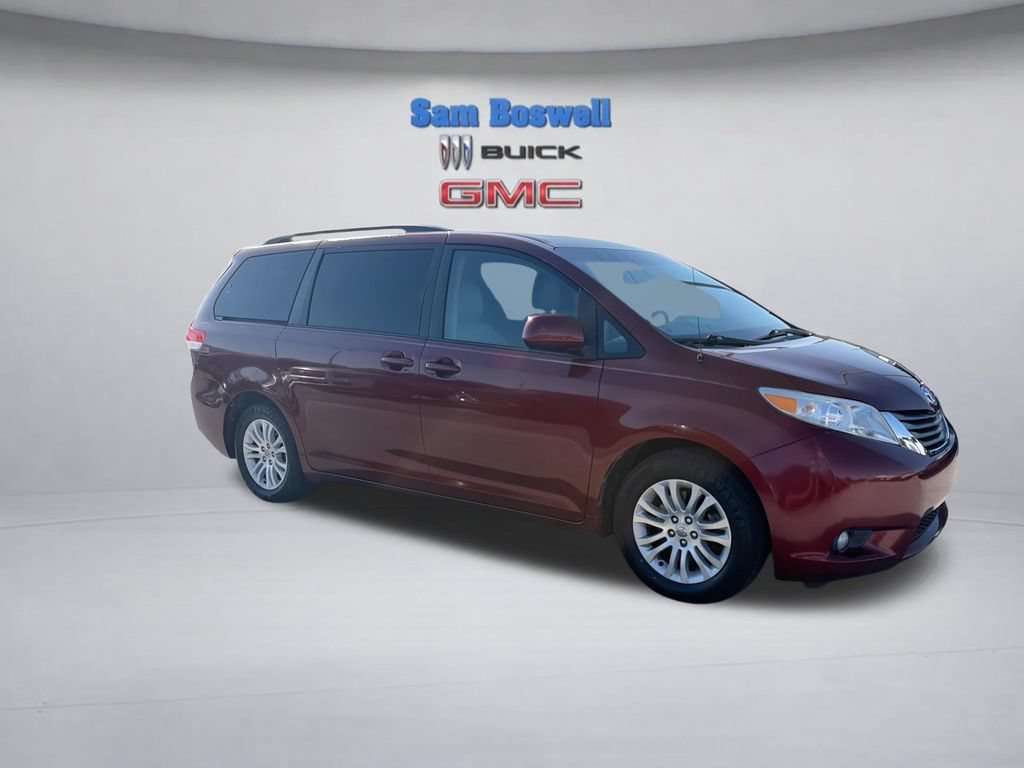 Used 2014 Toyota Sienna XLE FWD image 3