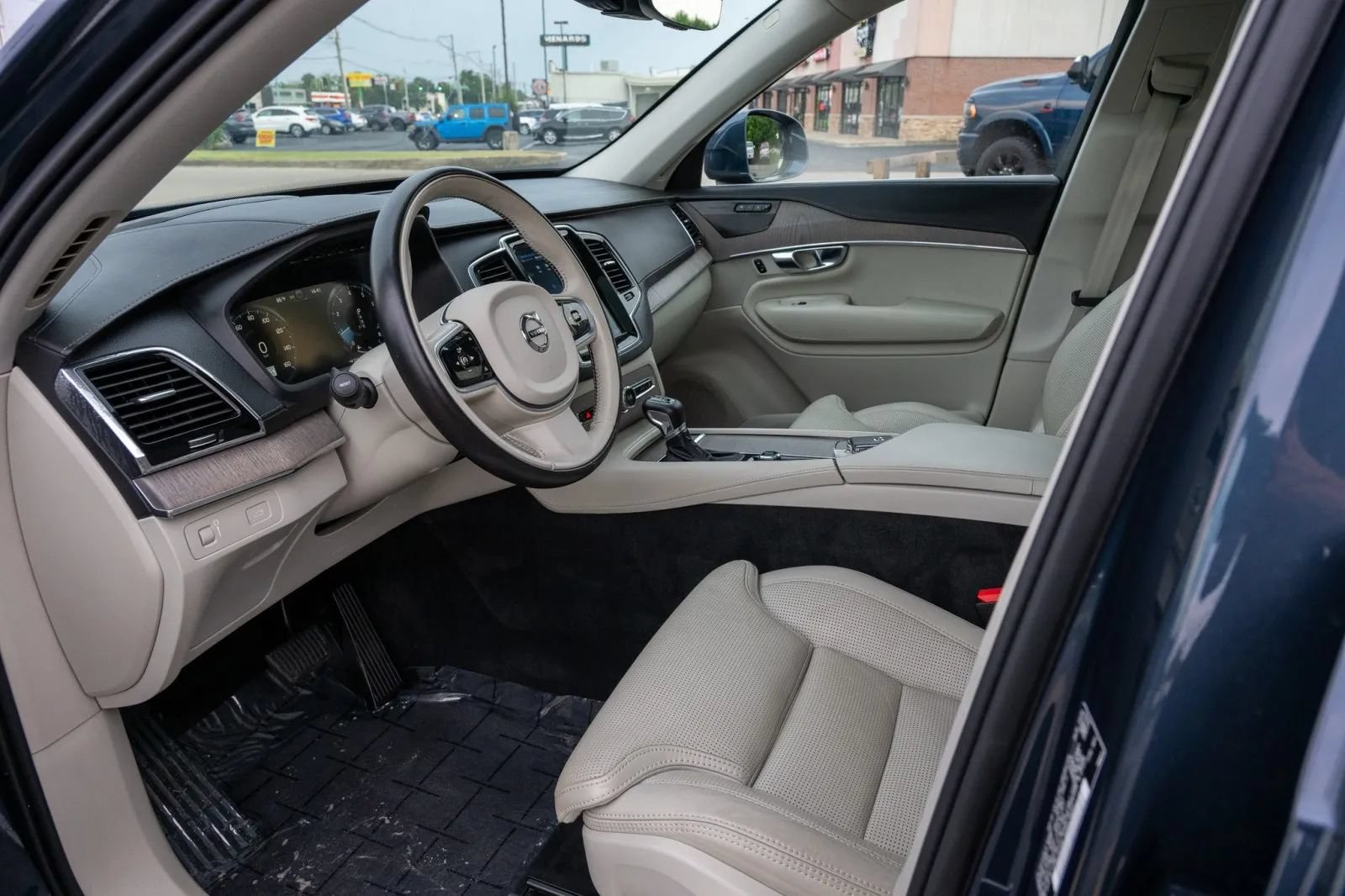 Used 2020 Volvo XC90 T6 Inscription AWD/4WD image 32