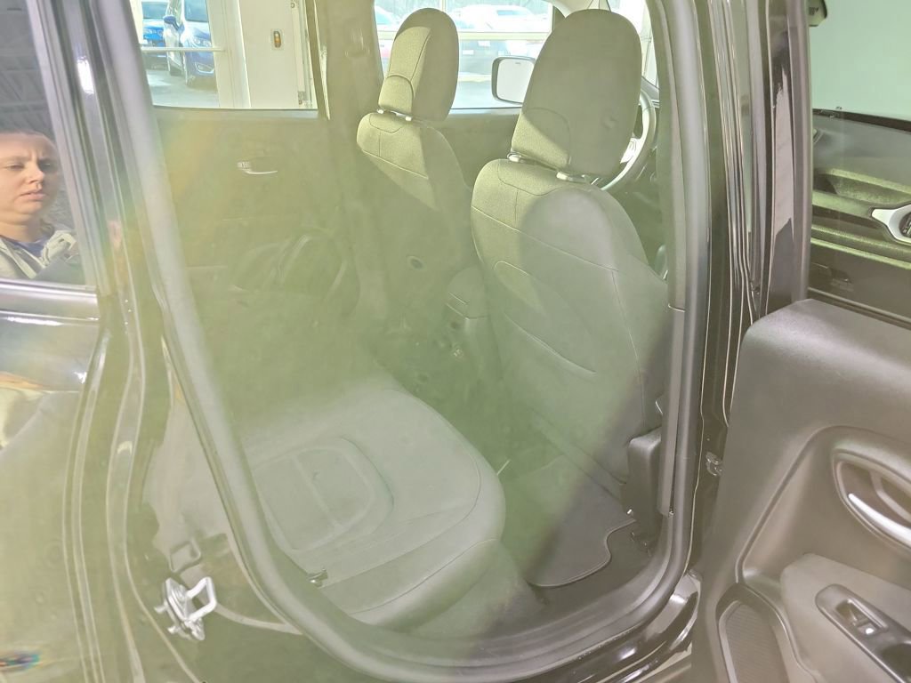 Used 2019 Jeep Renegade Latitude image 23