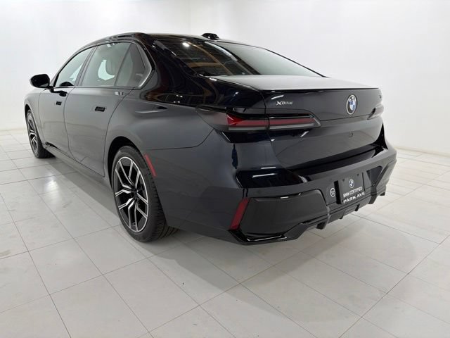 Certified 2024 BMW 740i xDrive w/ Premium Package 2 AWD/4WD image 3