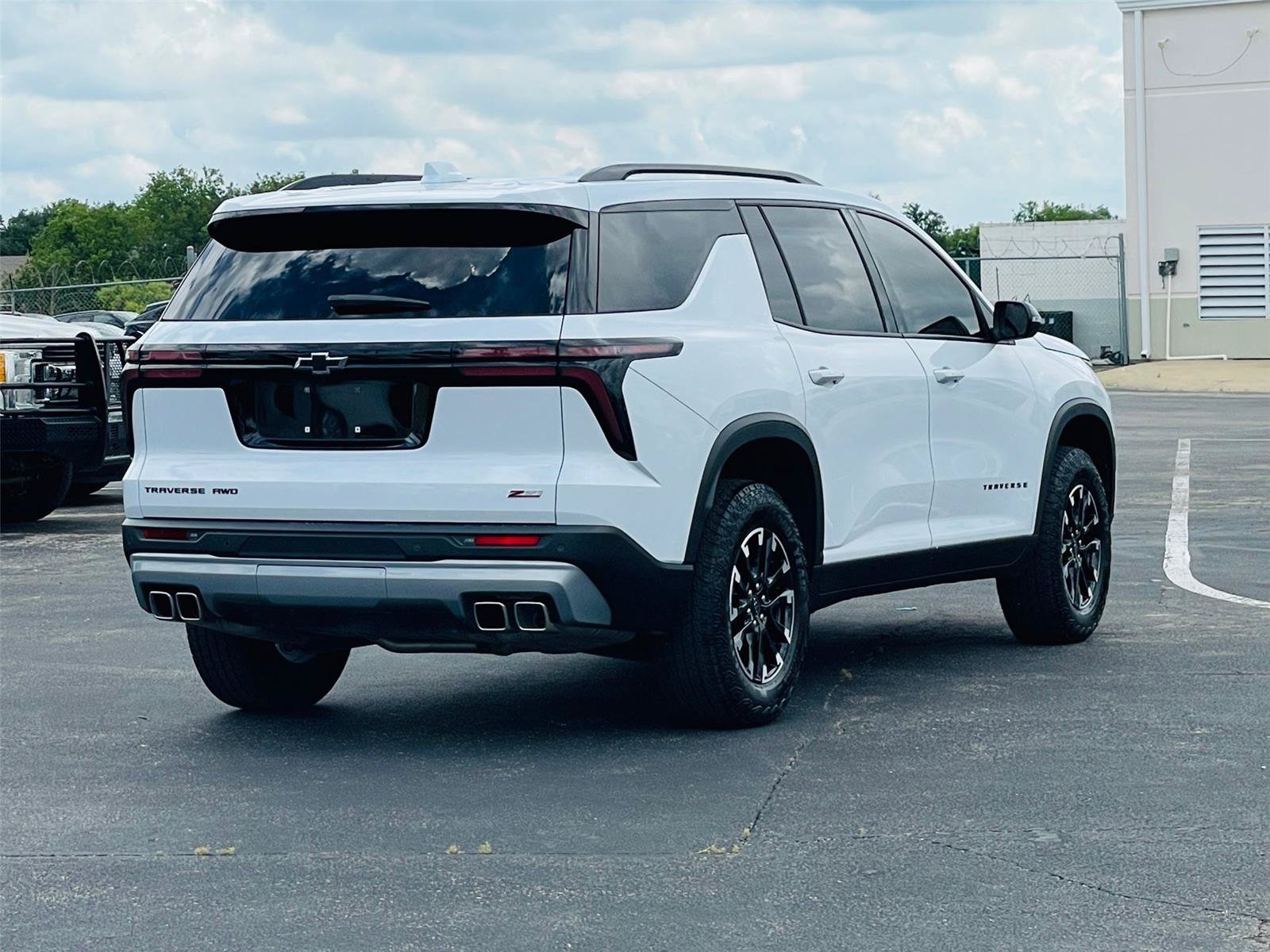 Used 2026 Chevrolet Traverse Z71 AWD/4WD image 4