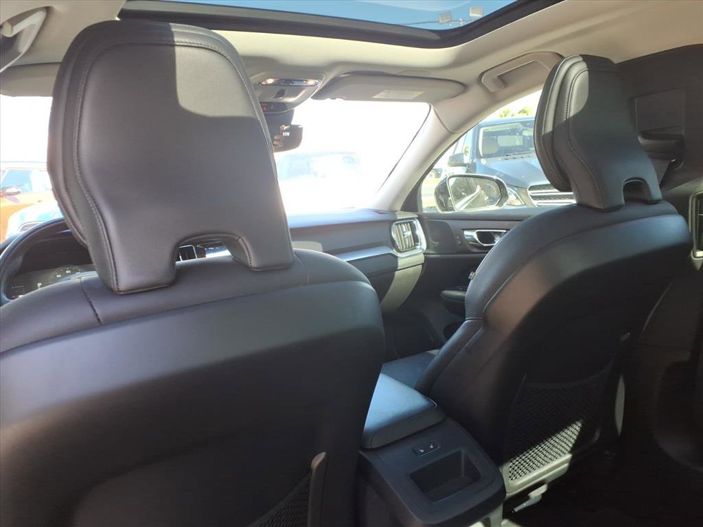 Used 2019 Volvo S60 T6 Momentum w/ Premium Package image 18