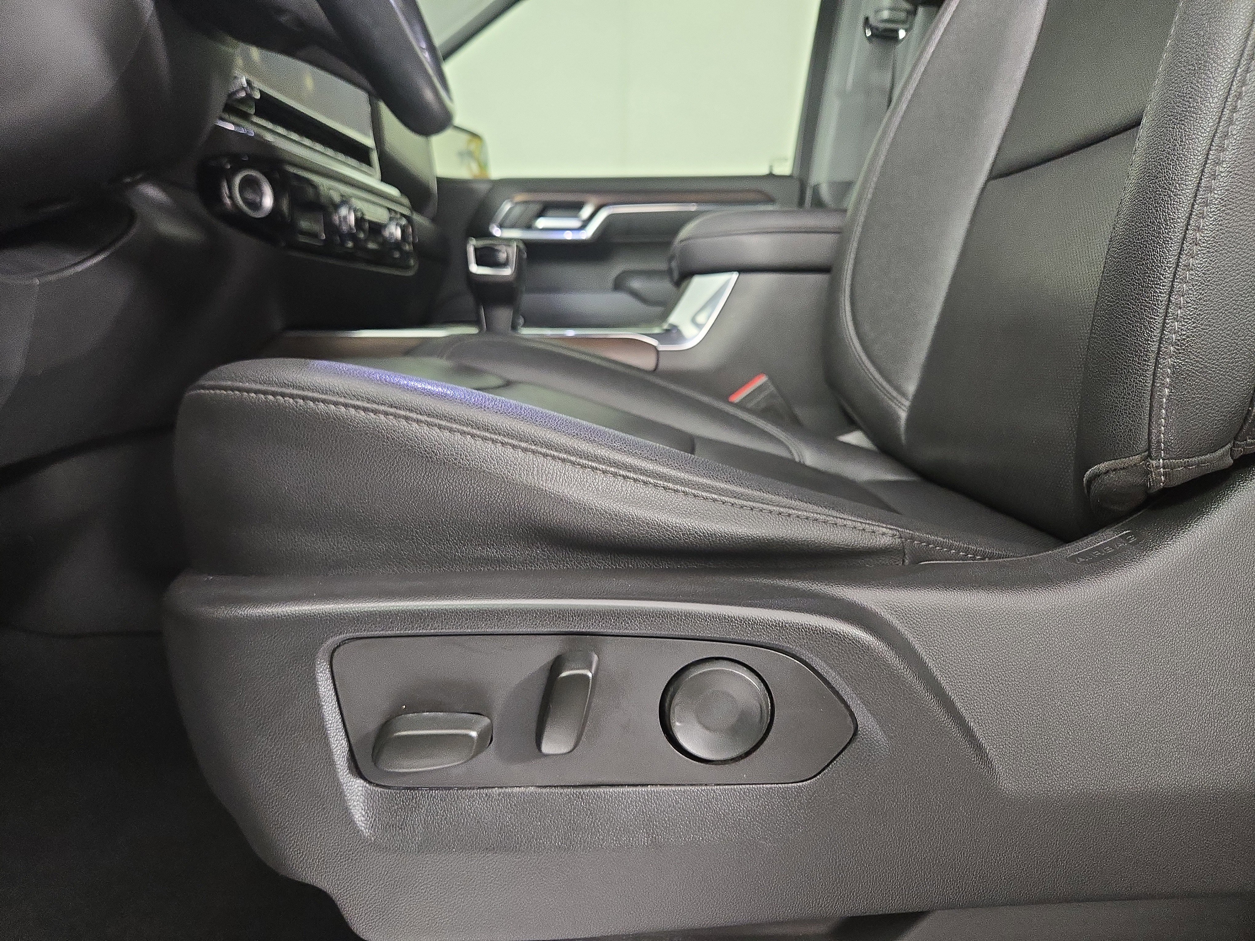 Certified 2022 GMC Sierra 1500 SLT w/ SLT Premium Plus Package image 33