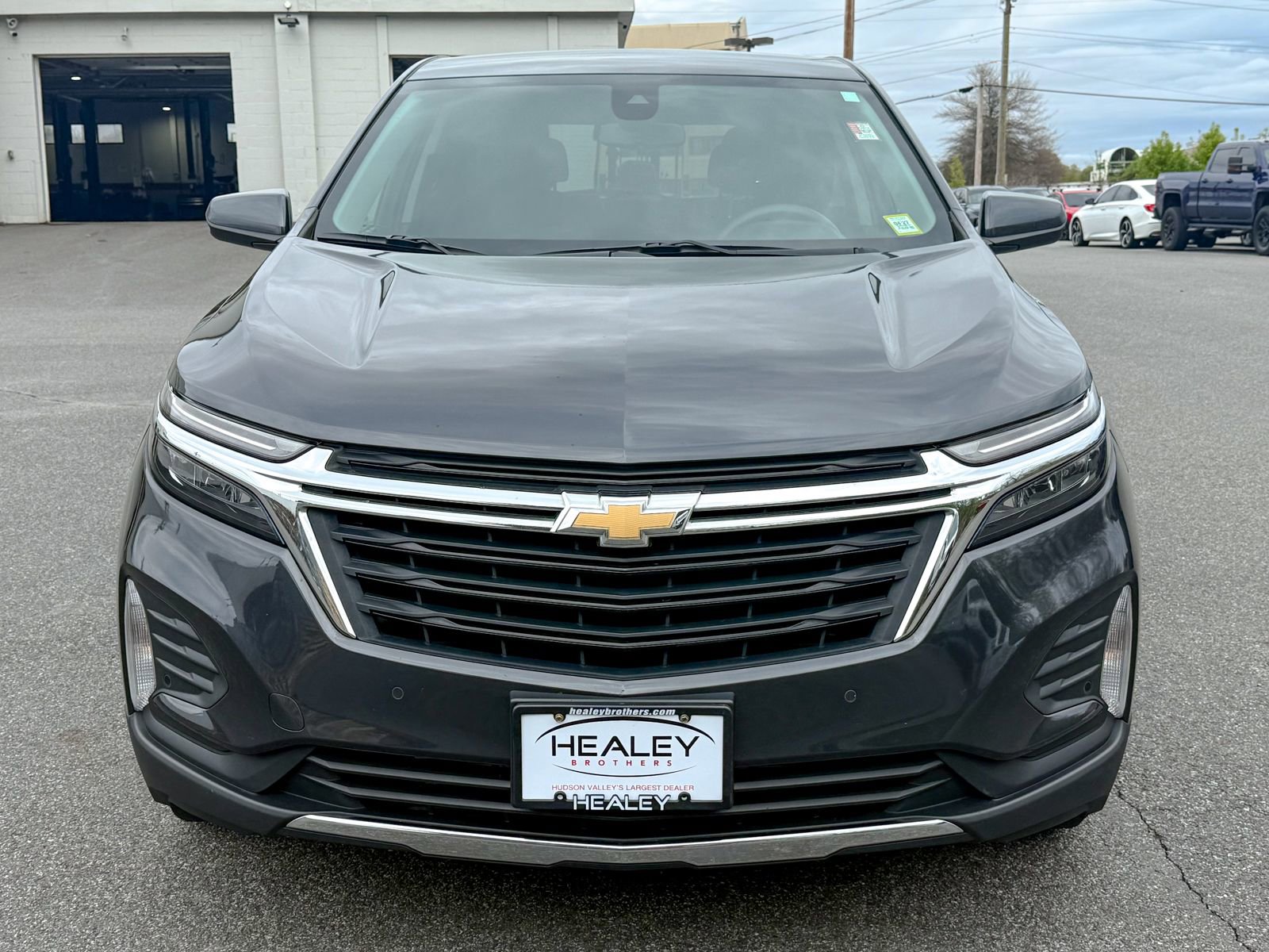 Used 2022 Chevrolet Equinox LT AWD/4WD image 2
