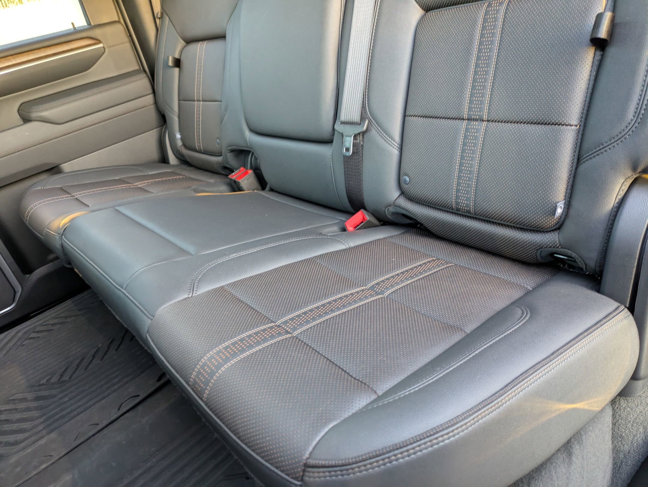 Used 2025 Chevrolet Silverado 2500 High Country w/ Technology Package image 31