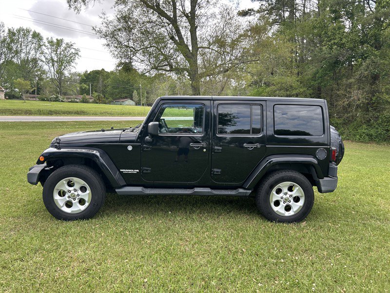 Used 2012 Jeep Wrangler Unlimited Sahara AWD/4WD image 3