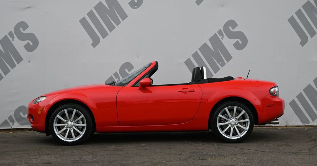 Used 2006 MAZDA MX-5 Miata Grand Touring w/ Premium Pkg RWD image 7