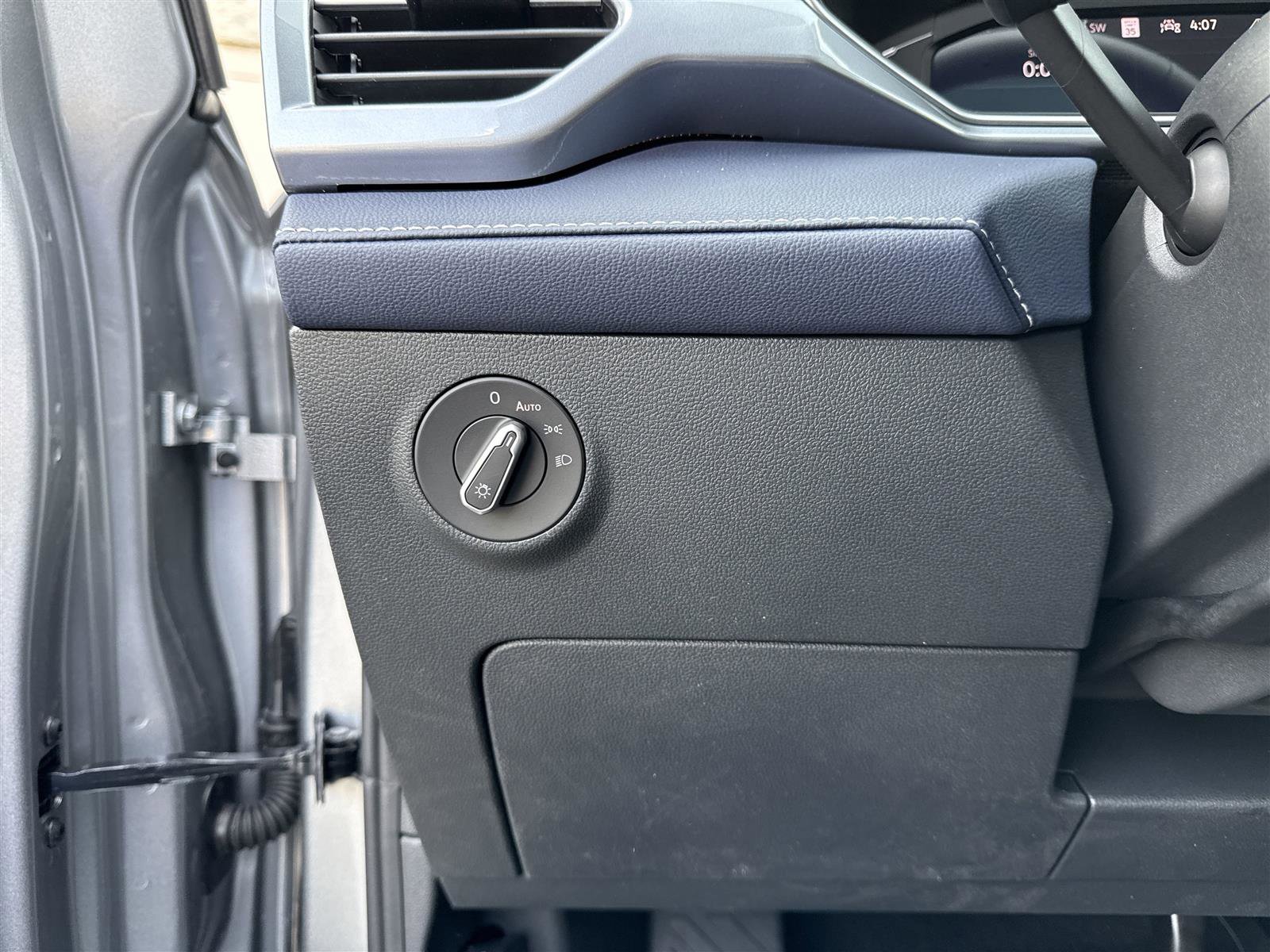 New 2025 Volkswagen Taos SEL image 15