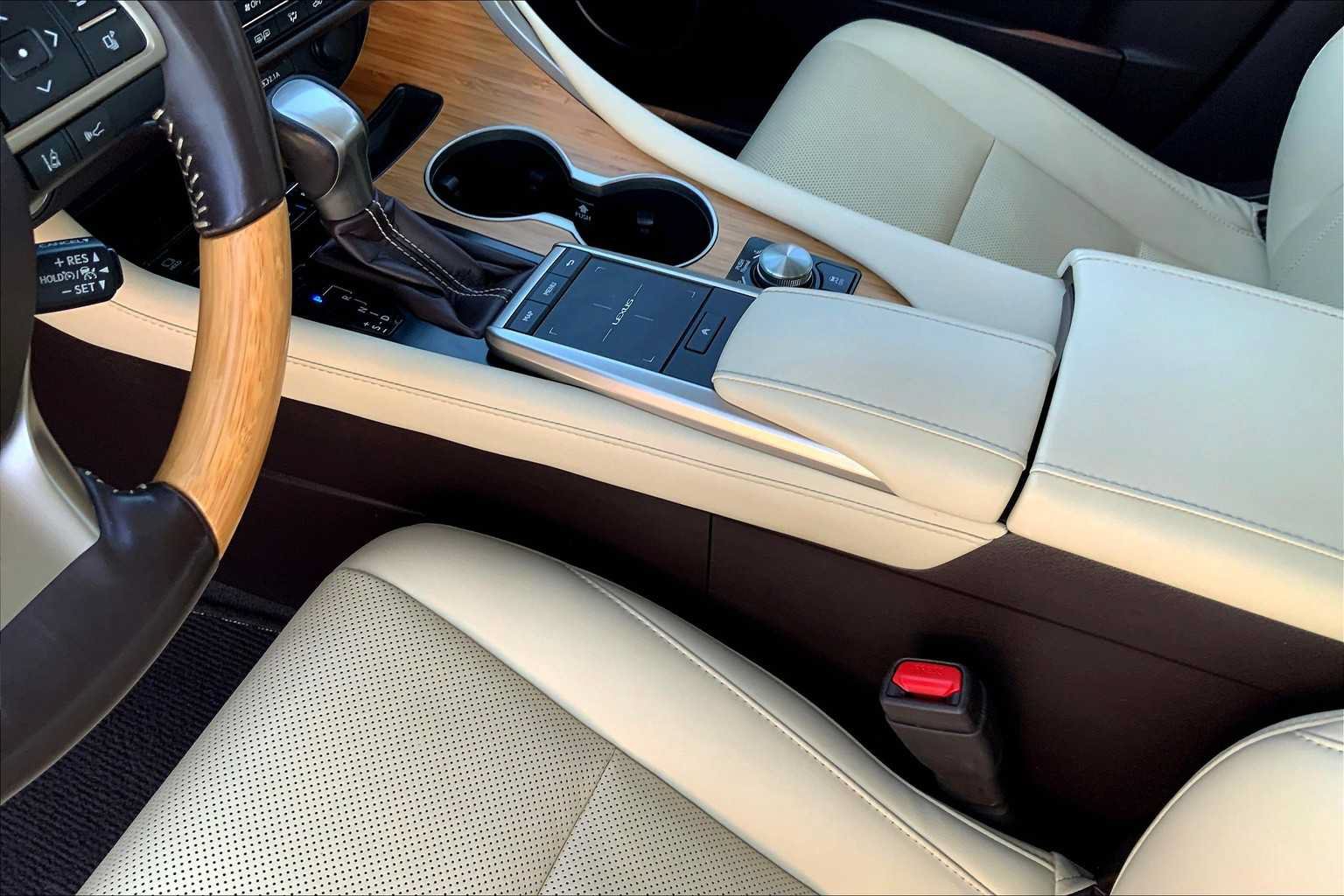 Used 2020 Lexus RX 450hL AWD w/ Premium Package image 16