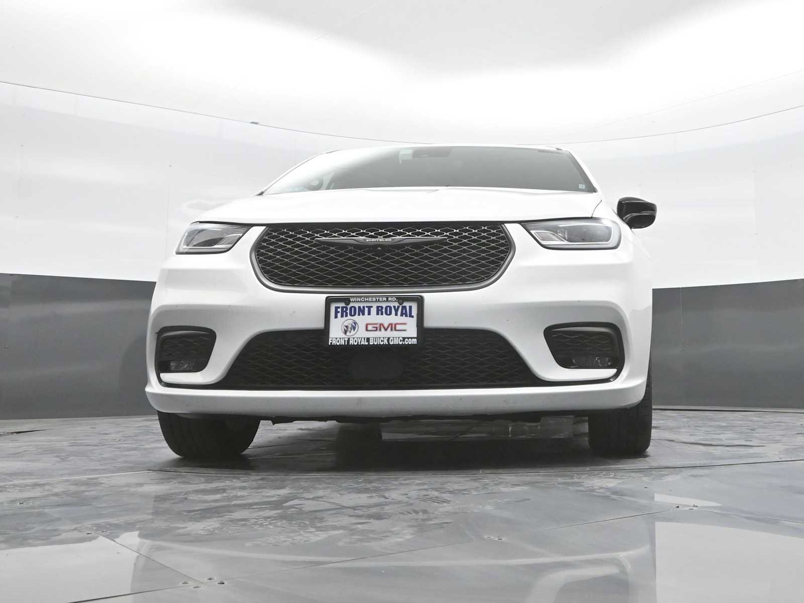 Used 2025 Chrysler Pacifica Limited FWD image 39