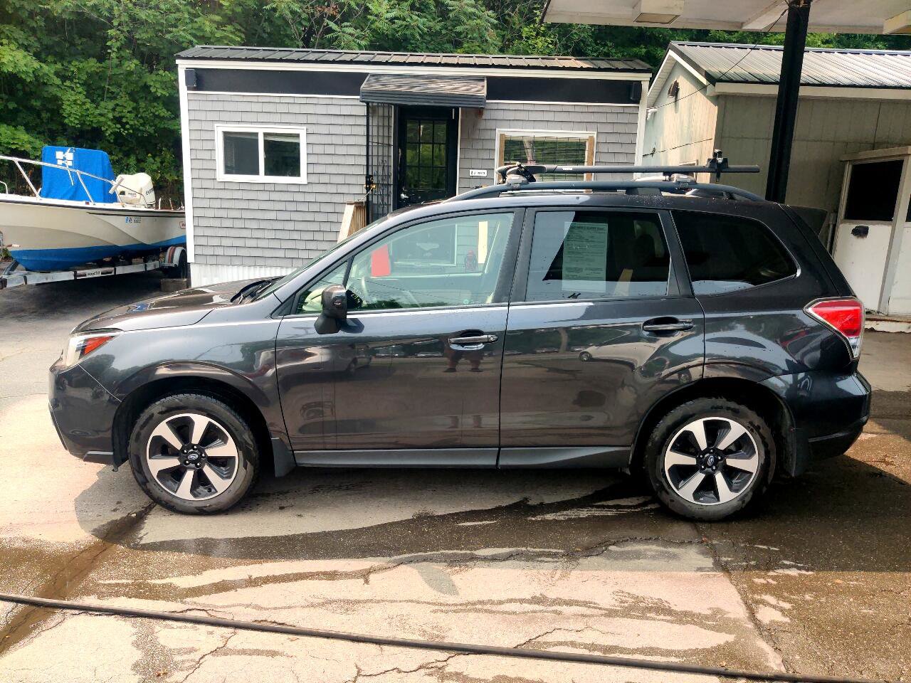 Used 2017 Subaru Forester 2.5i Premium w/ All-Weather Package image 3