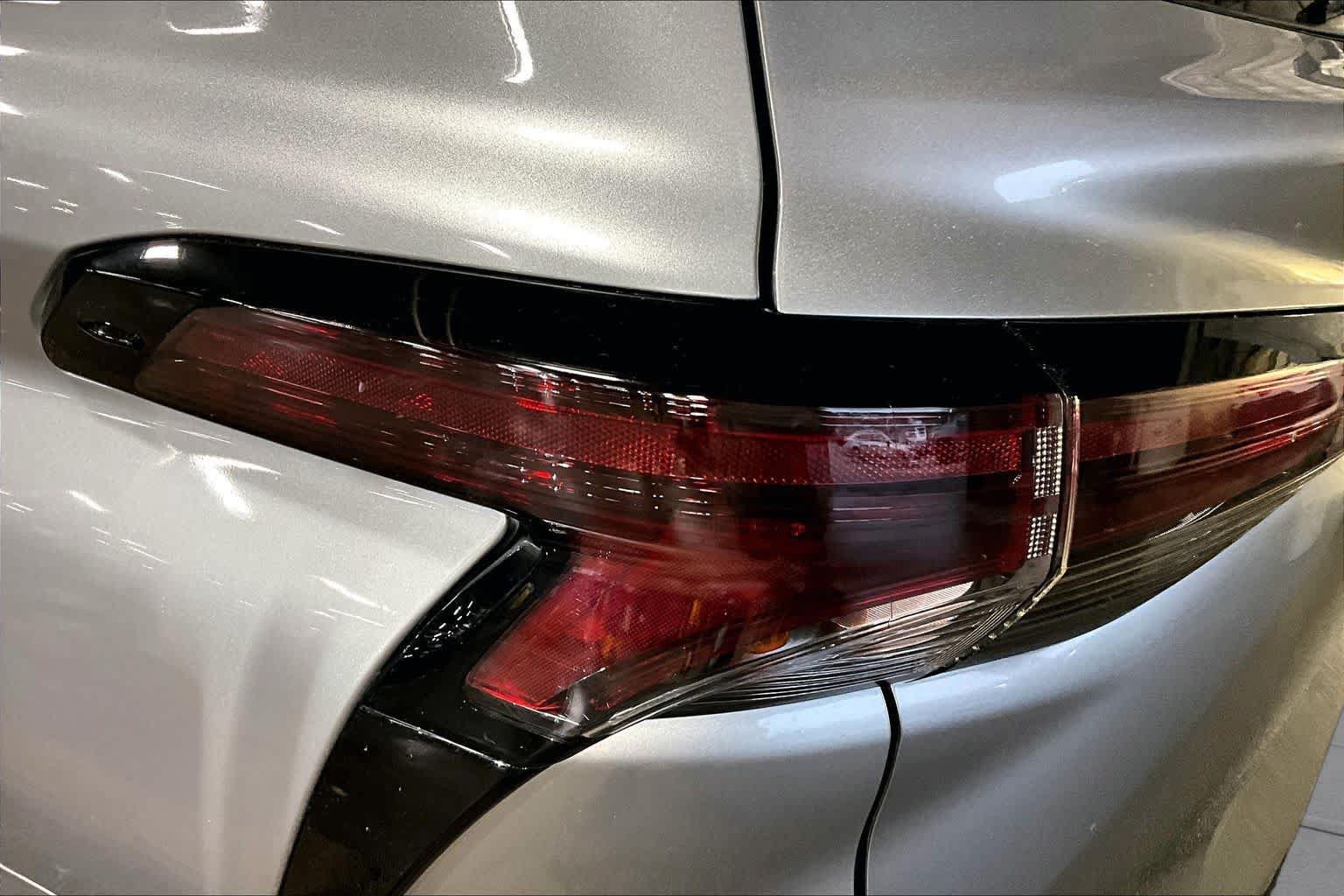 Used 2024 Toyota Sienna LE FWD image 26