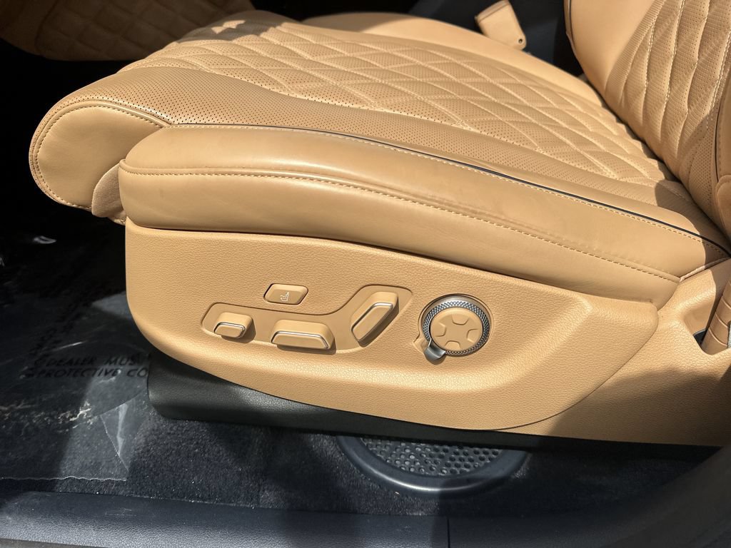 Used 2024 Genesis GV80 3.5T w/ Prestige Package AWD/4WD image 18