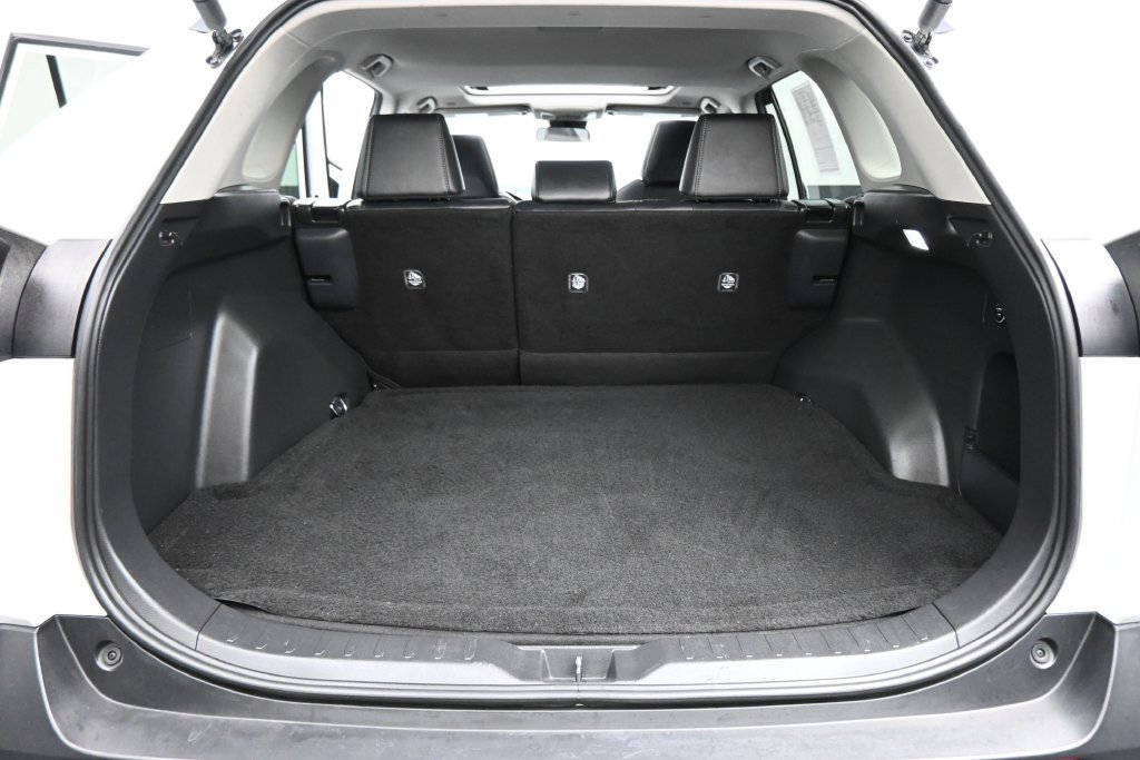 Used 2024 Toyota RAV4 XLE Premium FWD image 18