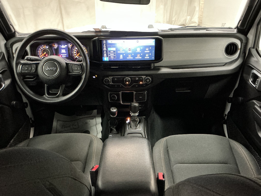Used 2024 Jeep Gladiator Sport AWD/4WD image 18