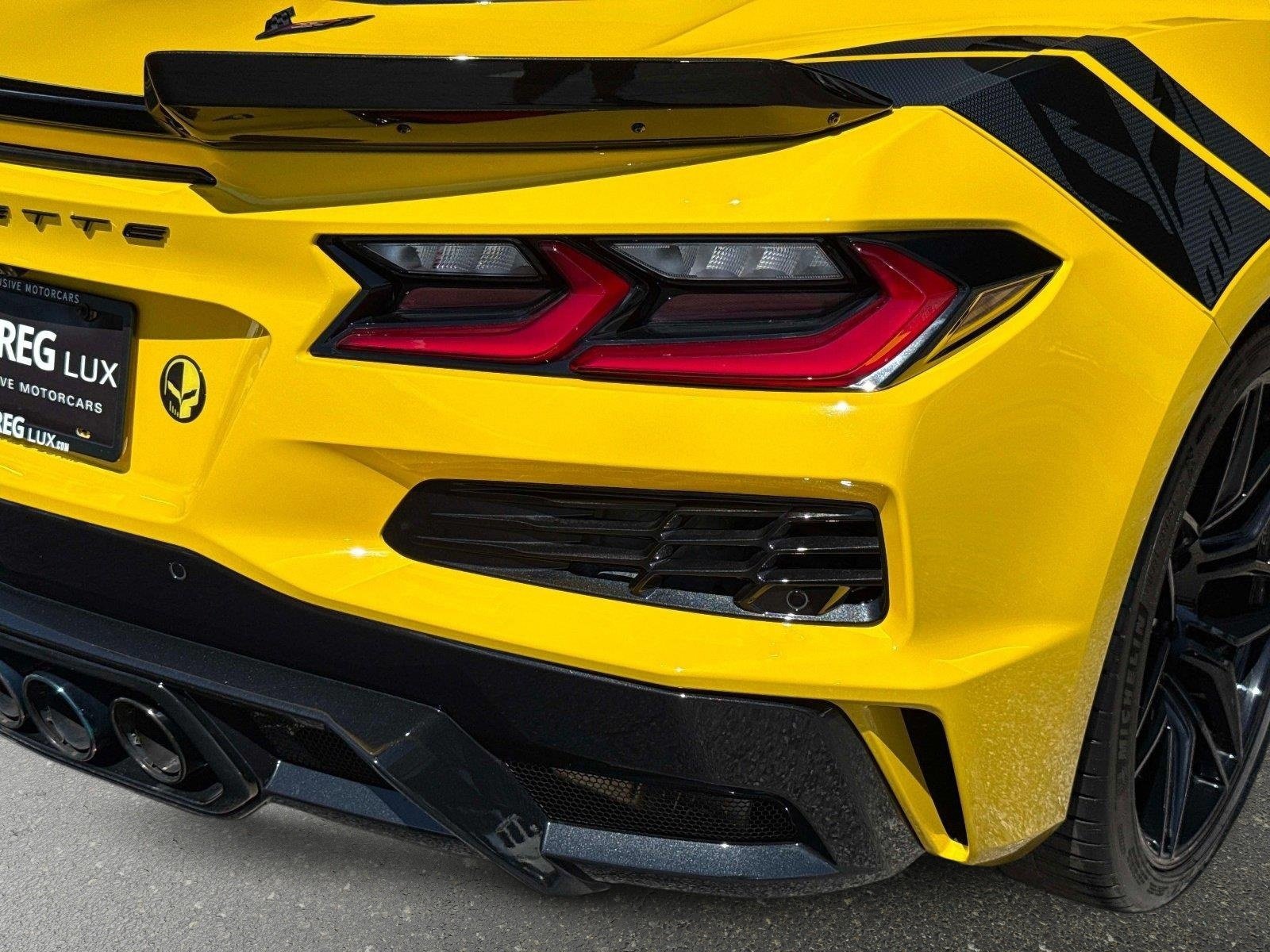 Used 2025 Chevrolet Corvette Z06 RWD image 19