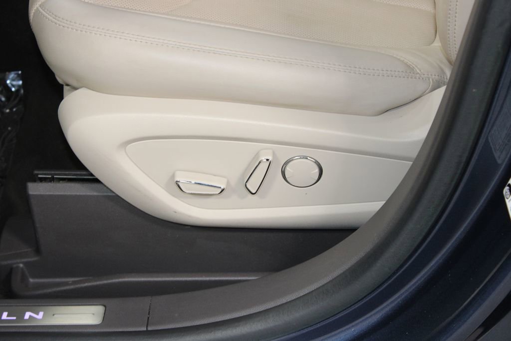 Used 2019 Lincoln Nautilus Reserve FWD image 23